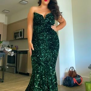 Emerald green sequin mermaid-style dress from Portia & Scarlett!